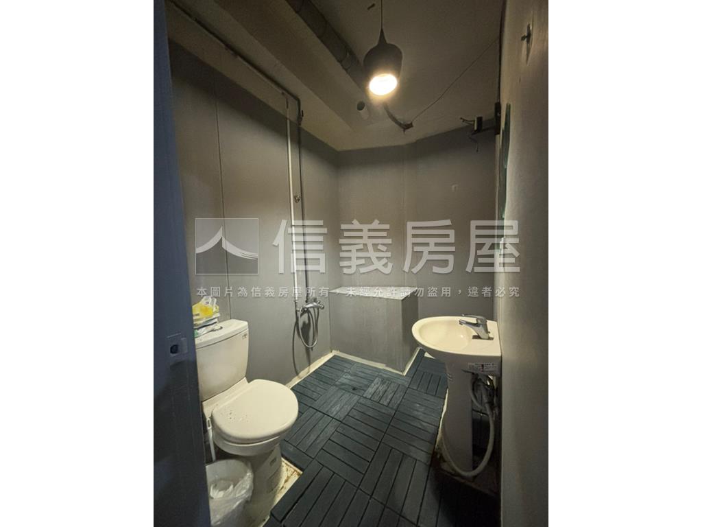 台南站前中山路圓環金店面房屋室內格局與周邊環境