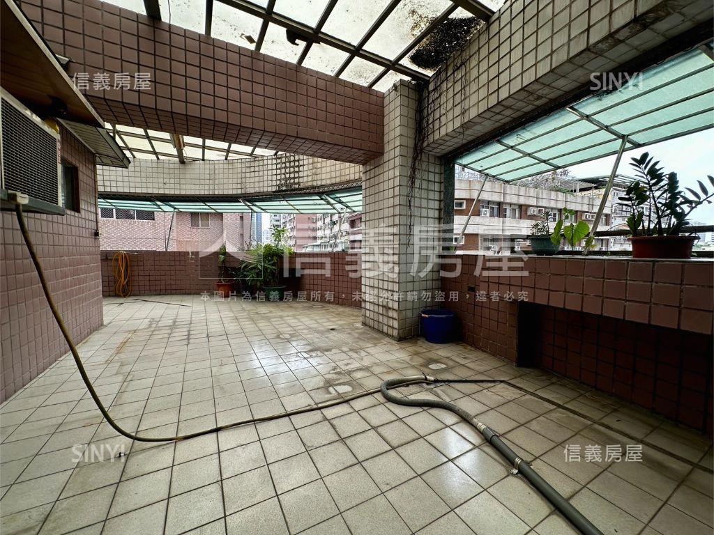 玉璽江山露台三房雙平車房屋室內格局與周邊環境