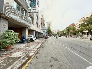 自由正路｜近國道校園透店