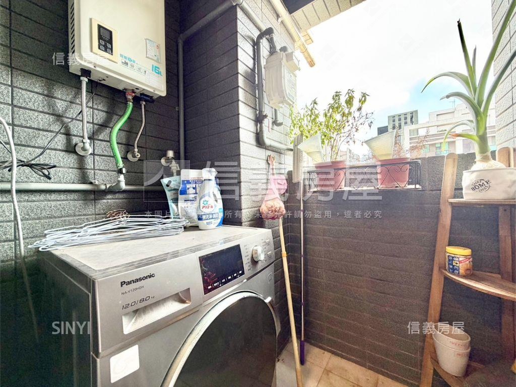 城又青裝潢美兩房房屋室內格局與周邊環境
