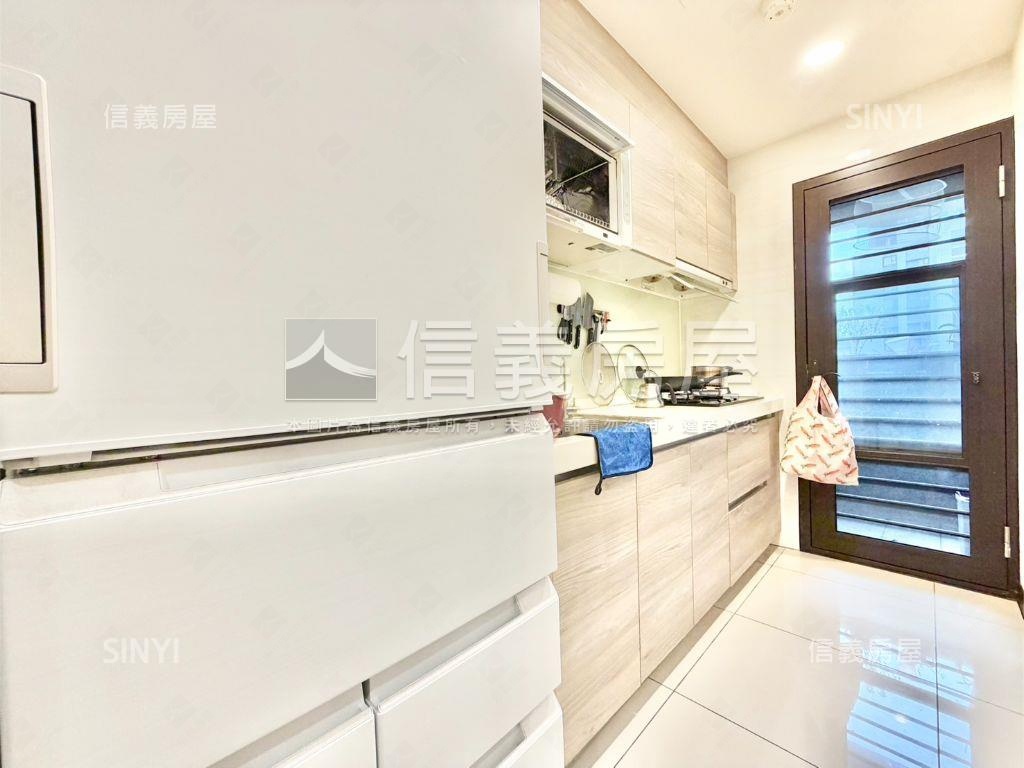 城又青裝潢美兩房房屋室內格局與周邊環境