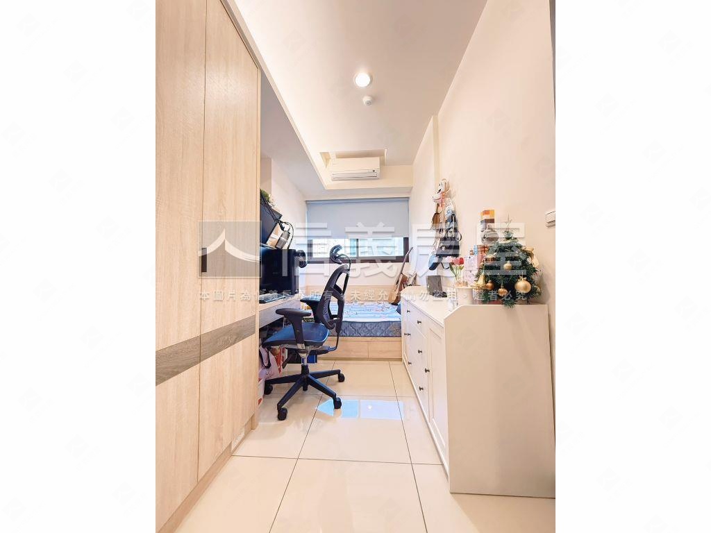 城又青匠心裝潢兩房車位房屋室內格局與周邊環境