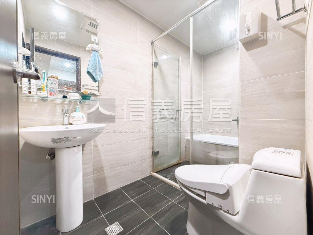 城又青匠心裝潢兩房車位房屋室內格局與周邊環境