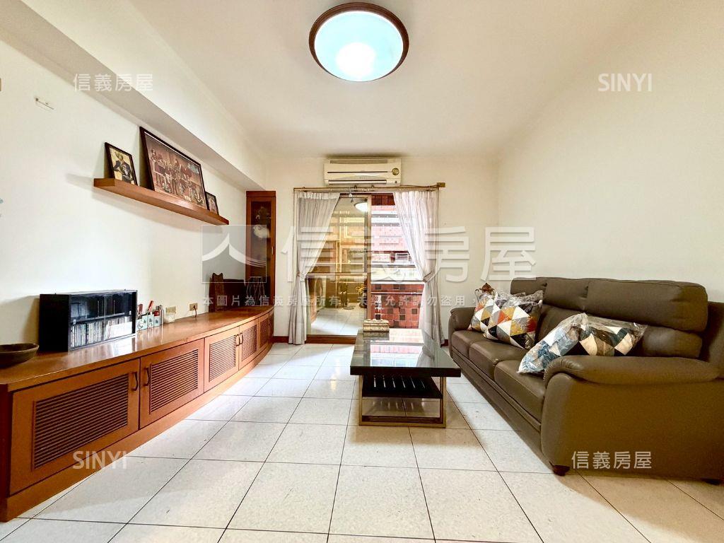 鄰輕軌雙衛開窗四房車位房屋室內格局與周邊環境