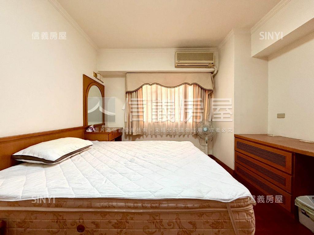 鄰輕軌雙衛開窗四房車位房屋室內格局與周邊環境