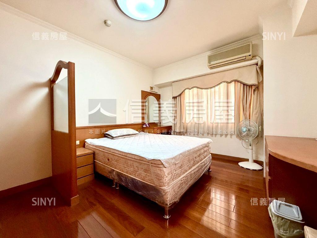 鄰輕軌雙衛開窗四房車位房屋室內格局與周邊環境