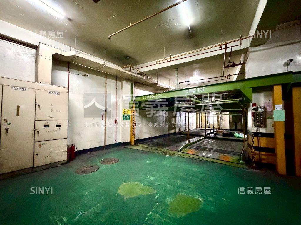 鄰輕軌雙衛開窗四房車位房屋室內格局與周邊環境