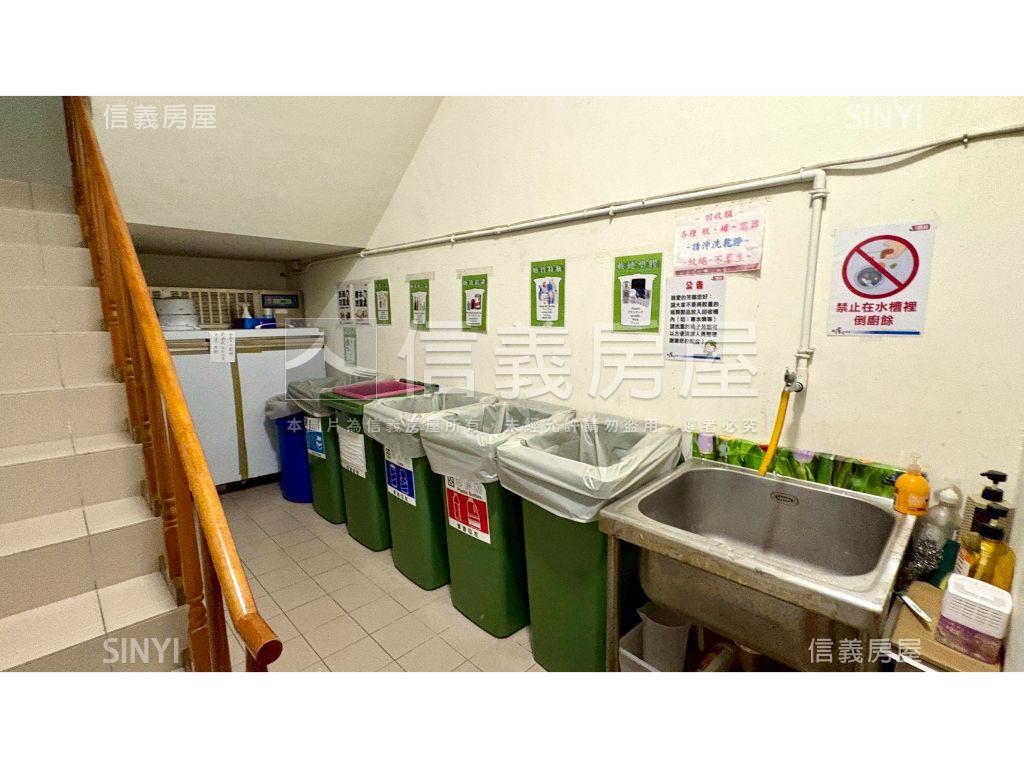 肯佳挑高精美套房房屋室內格局與周邊環境