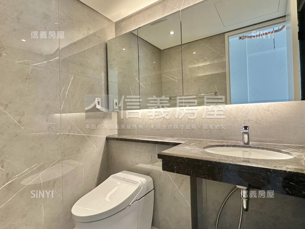 惠宇敦北大面寬賺錢店面房屋室內格局與周邊環境