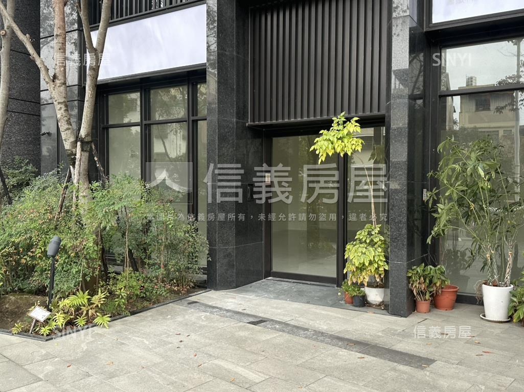 惠宇敦北大面寬賺錢店面房屋室內格局與周邊環境