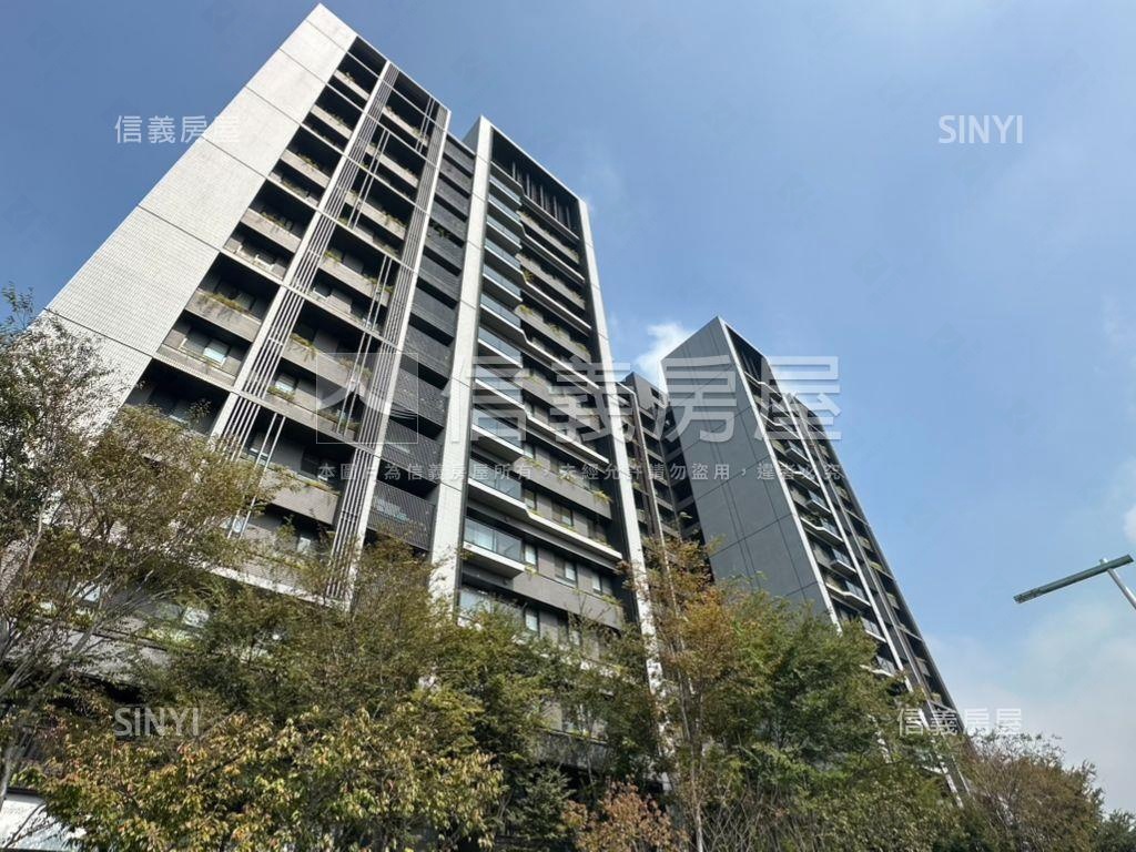 惠宇敦北大面寬賺錢店面房屋室內格局與周邊環境