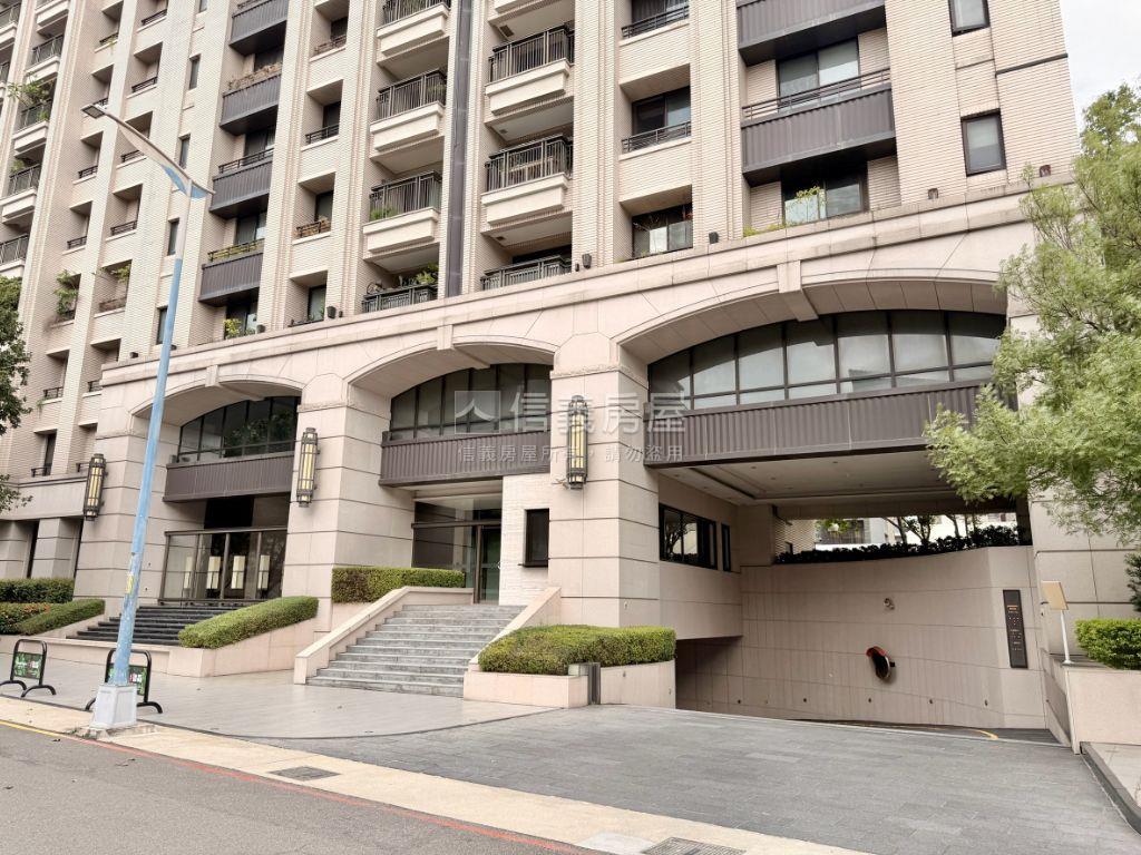 惠宇澄品四房雙車位精裝戶房屋室內格局與周邊環境