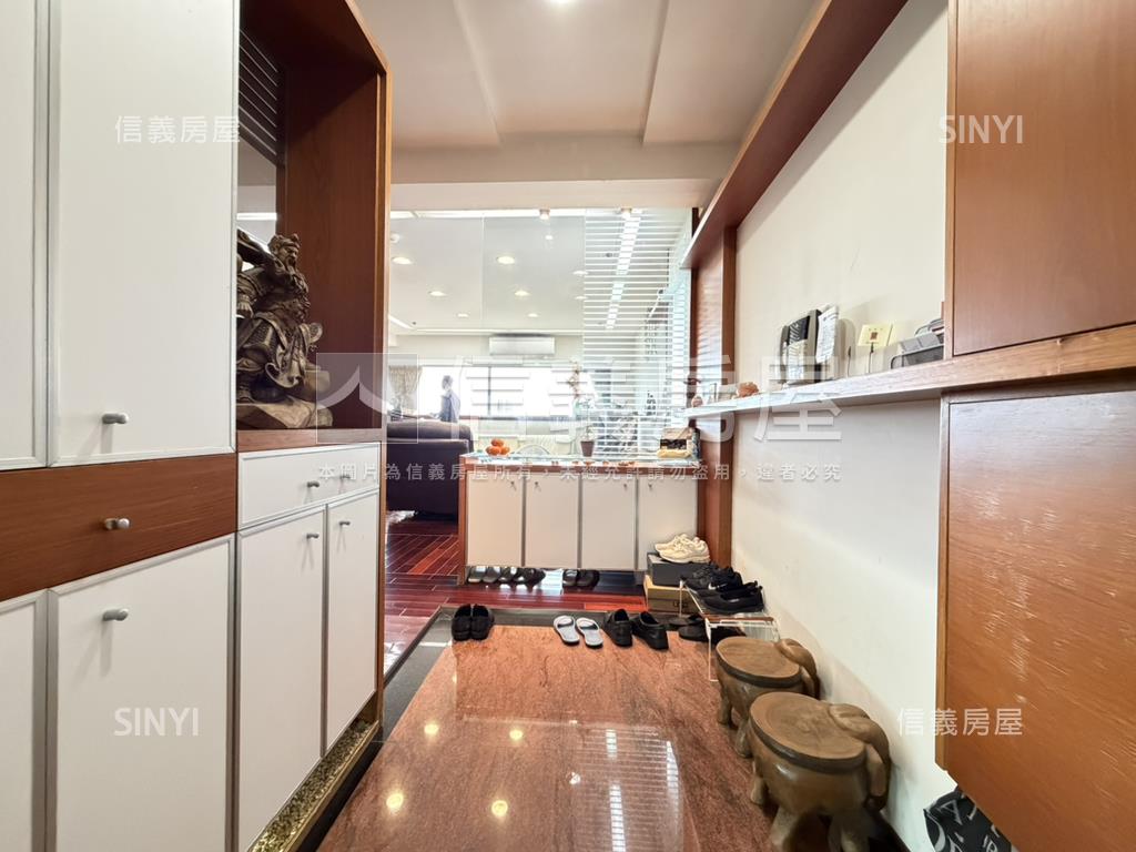 蘭亭面公園景大戶平面車位房屋室內格局與周邊環境