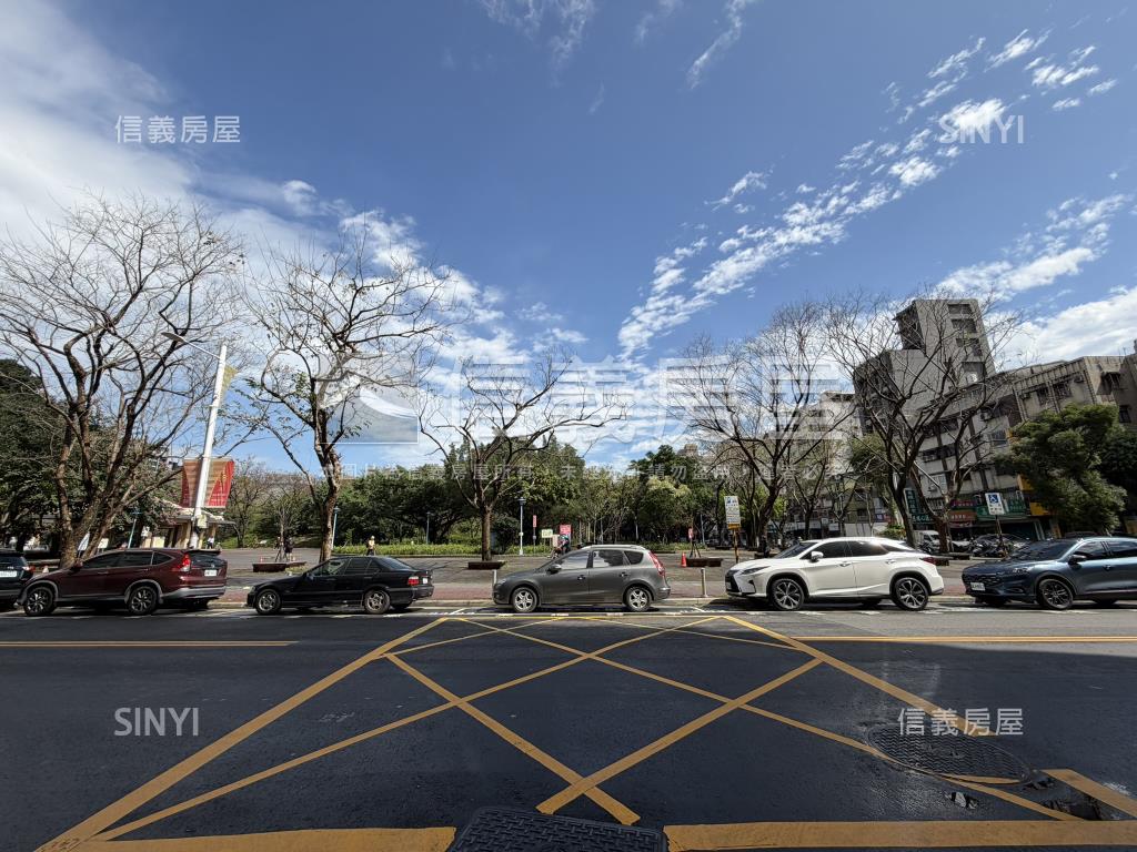 蘭亭面公園景大戶平面車位房屋室內格局與周邊環境