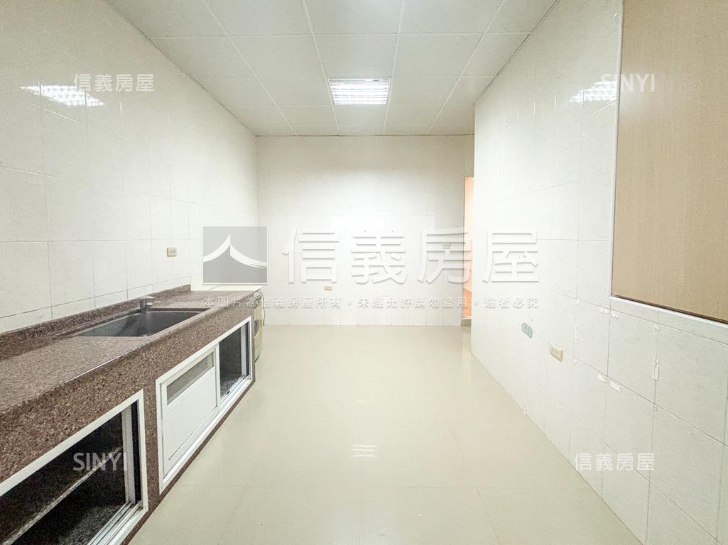 美濃活巷採光騎樓美透天房屋室內格局與周邊環境