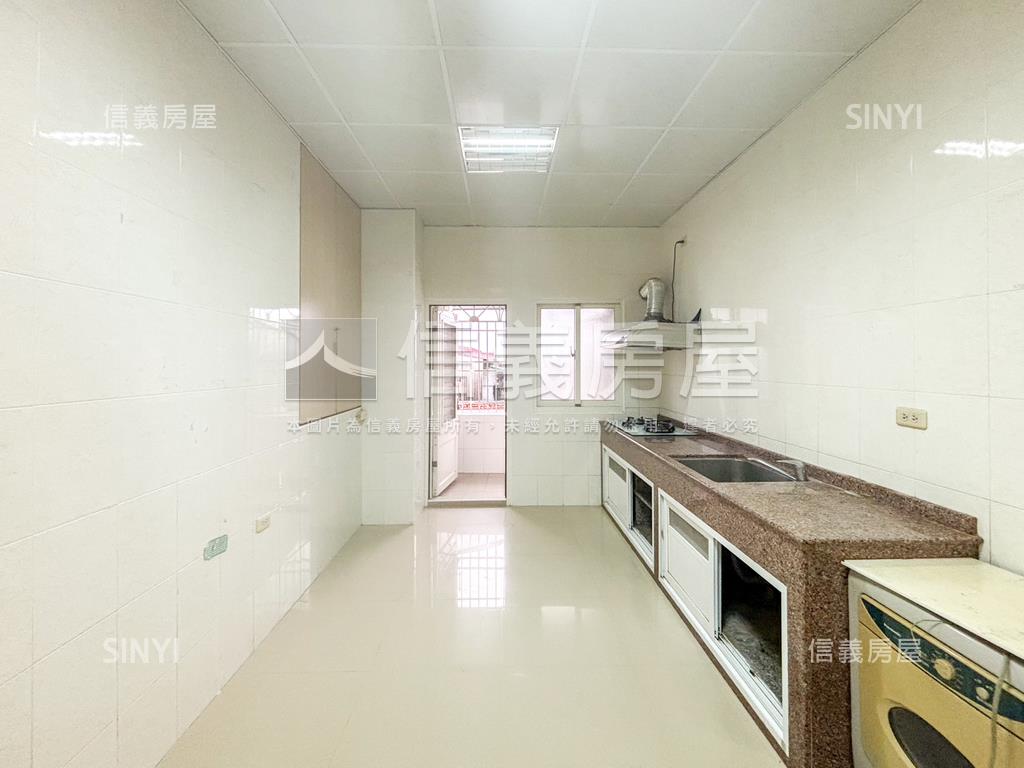 美濃活巷採光騎樓美透天房屋室內格局與周邊環境