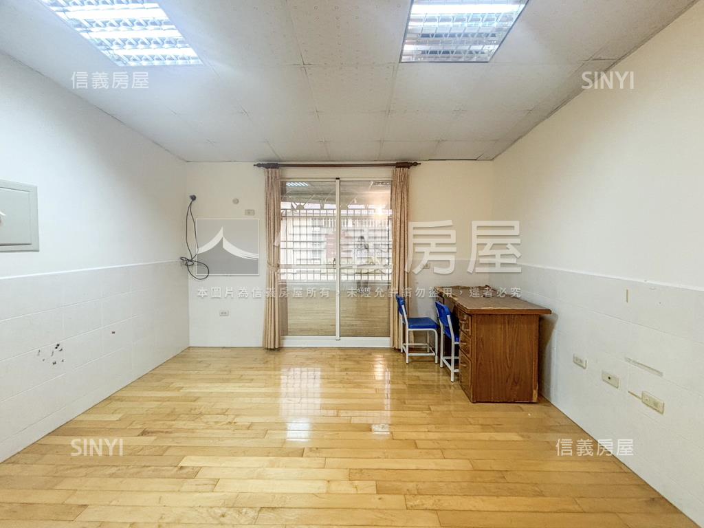 美濃活巷採光騎樓美透天房屋室內格局與周邊環境