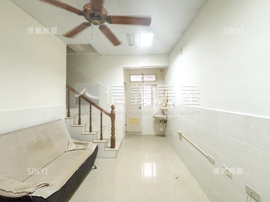 美濃活巷採光騎樓美透天房屋室內格局與周邊環境