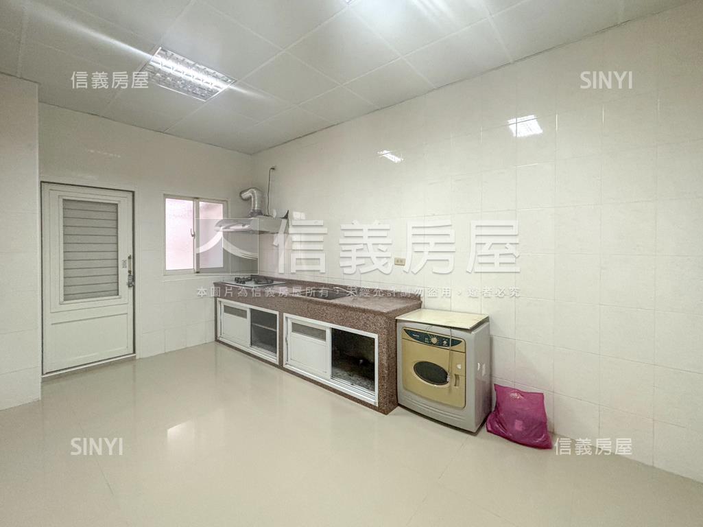 美濃活巷採光騎樓美透天房屋室內格局與周邊環境