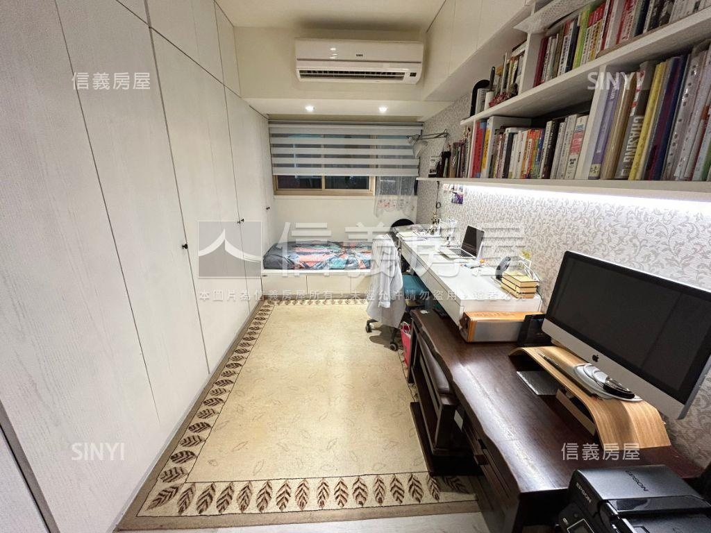 小碧潭捷運美三房坡平車位房屋室內格局與周邊環境