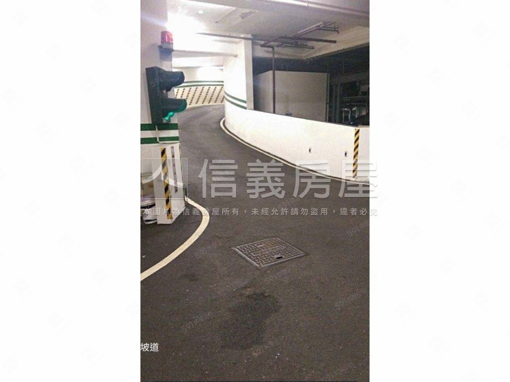 臻愛Ｂ２坡道機械車位房屋室內格局與周邊環境