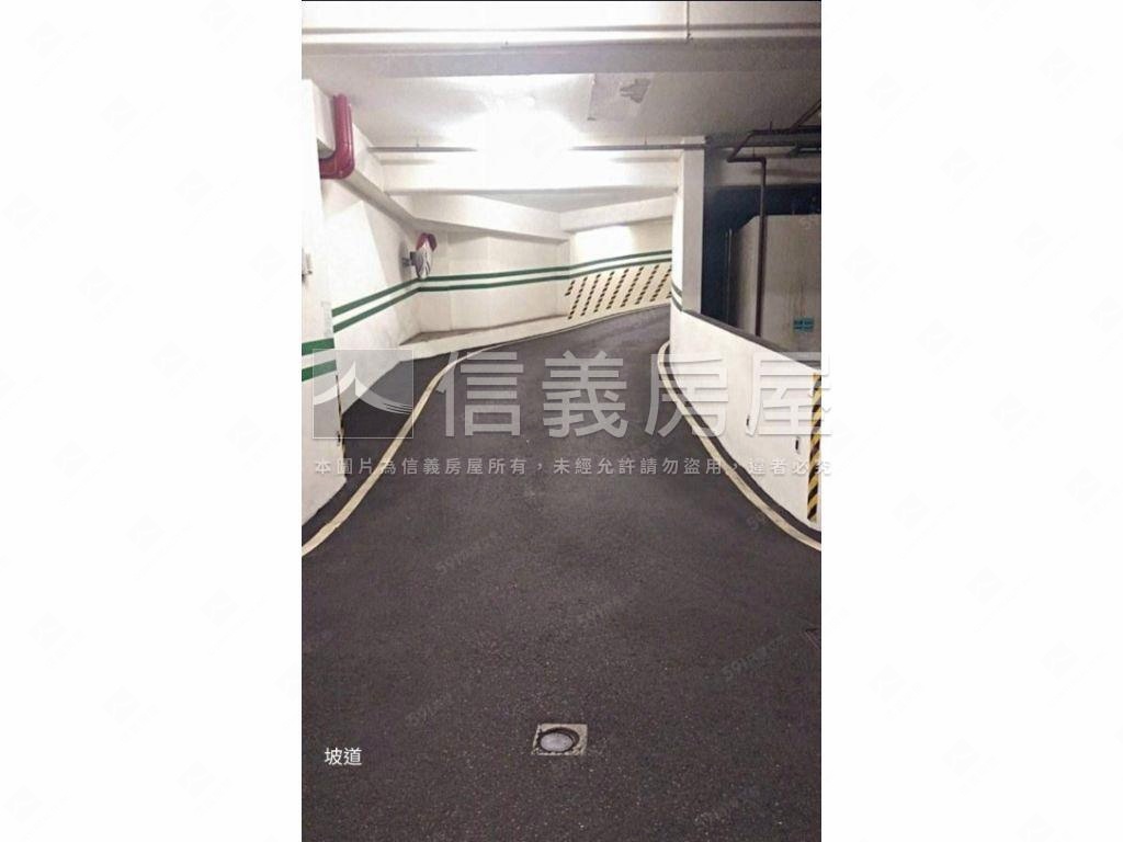 臻愛Ｂ２坡道機械車位房屋室內格局與周邊環境