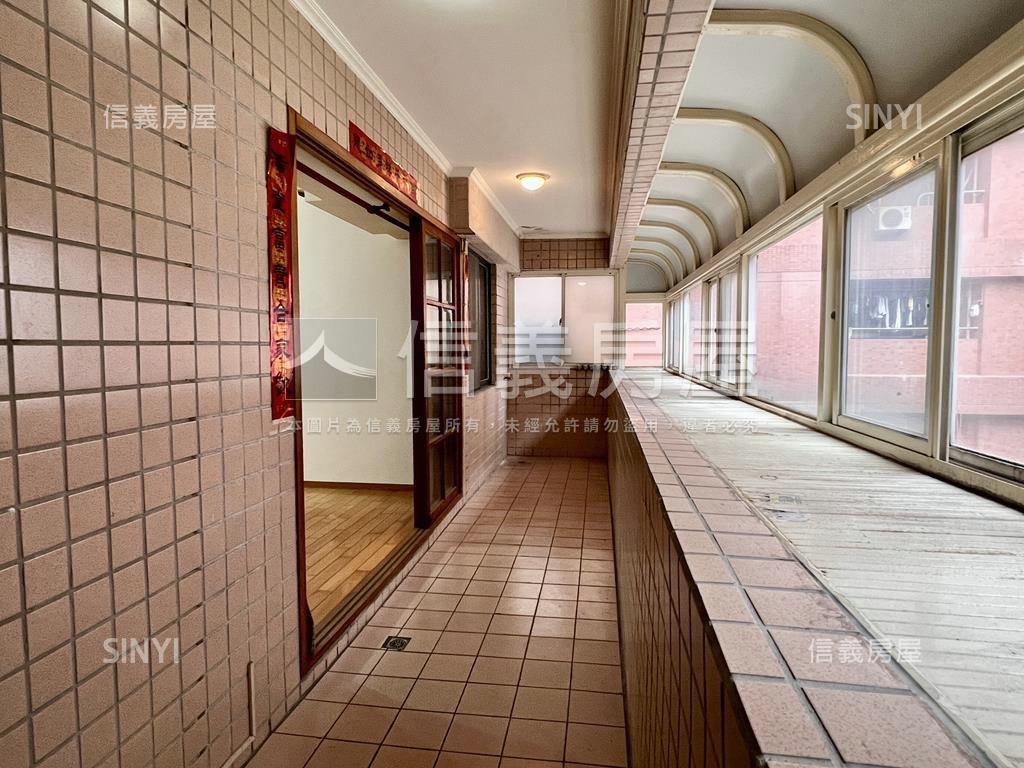 弘揚名門高樓三房有車位房屋室內格局與周邊環境