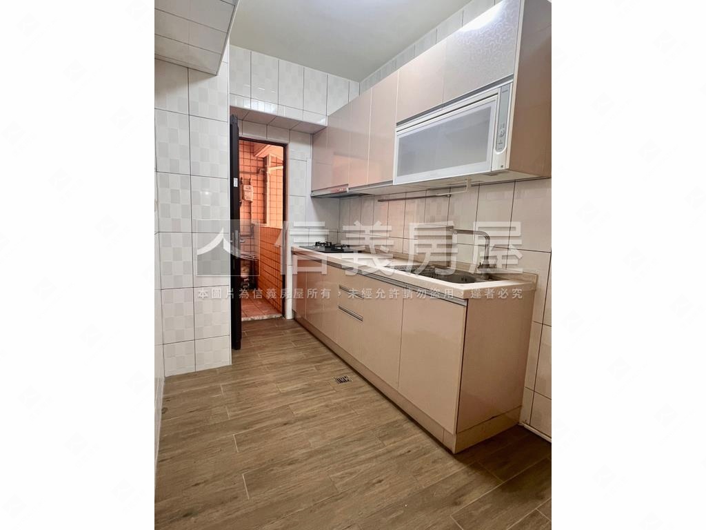 弘揚名門高樓三房有車位房屋室內格局與周邊環境