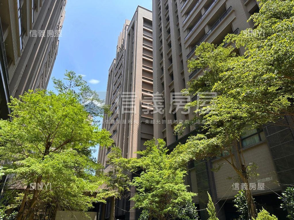 專任金澤朝南公園視野大戶房屋室內格局與周邊環境