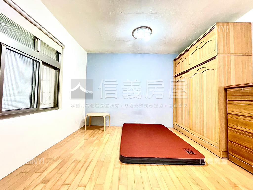 台北市一層一戶低樓層二樓房屋室內格局與周邊環境