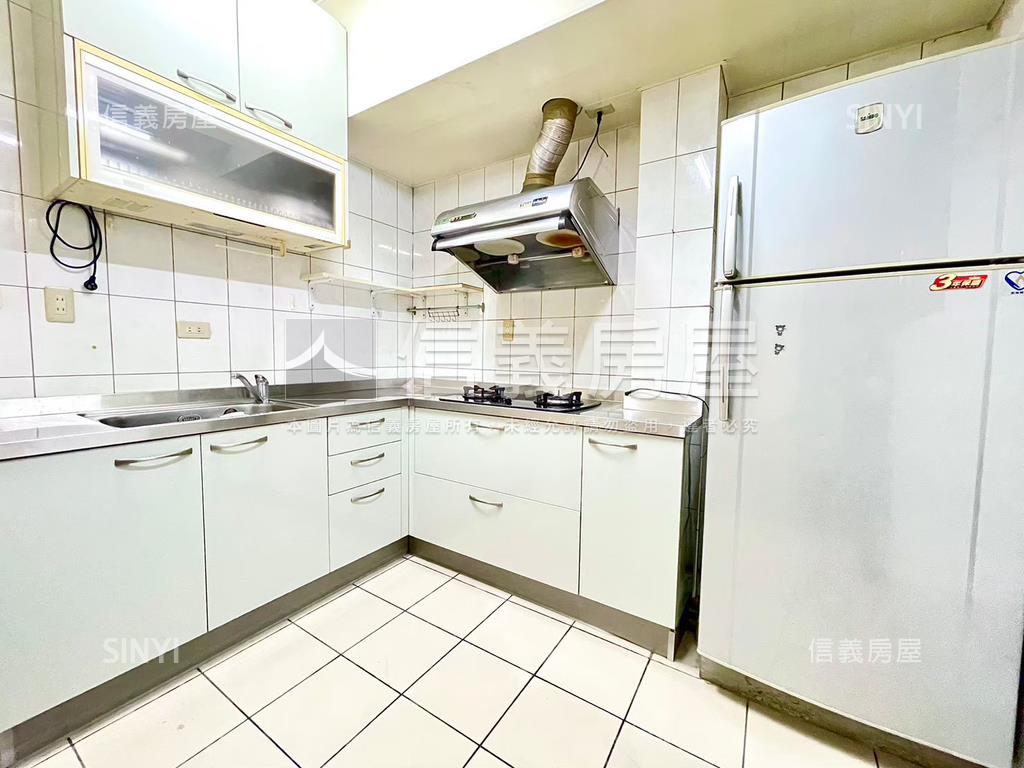 台北市一層一戶低樓層二樓房屋室內格局與周邊環境