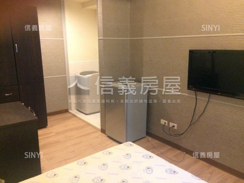 巨蛋一樓包租屋房屋室內格局與周邊環境
