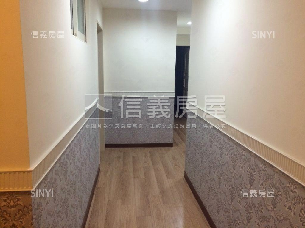 巨蛋一樓包租屋房屋室內格局與周邊環境