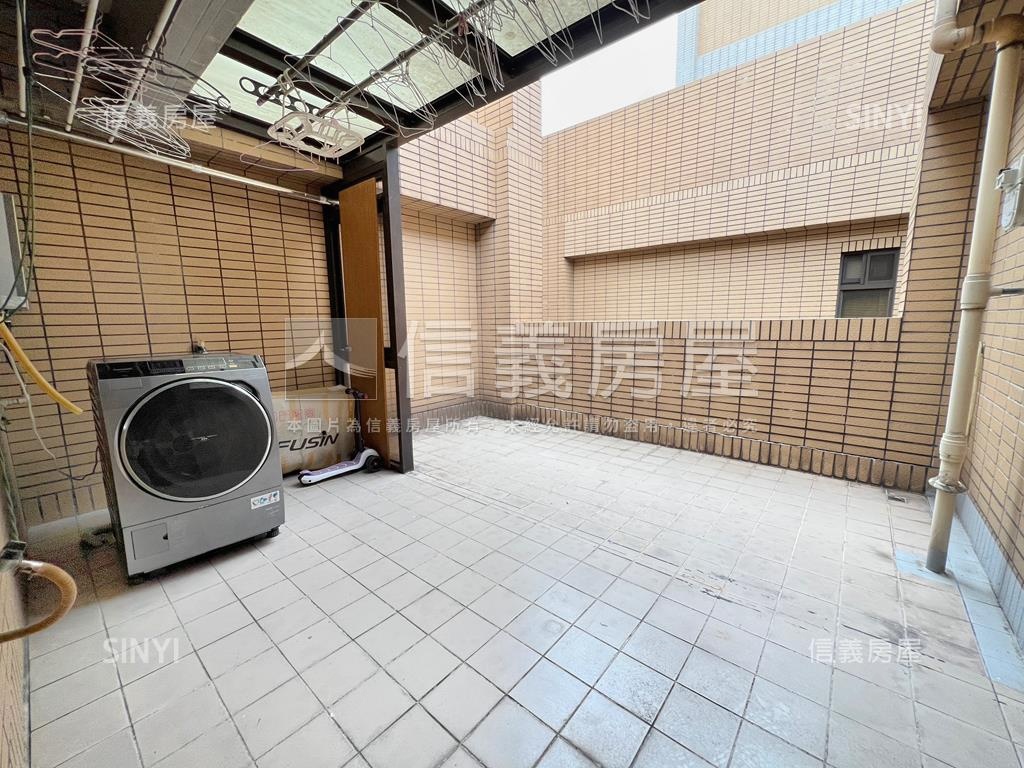 廣豐。竹城高樓稀有露臺戶房屋室內格局與周邊環境