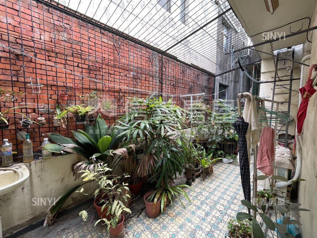 近軟體園區大地坪透天房屋室內格局與周邊環境