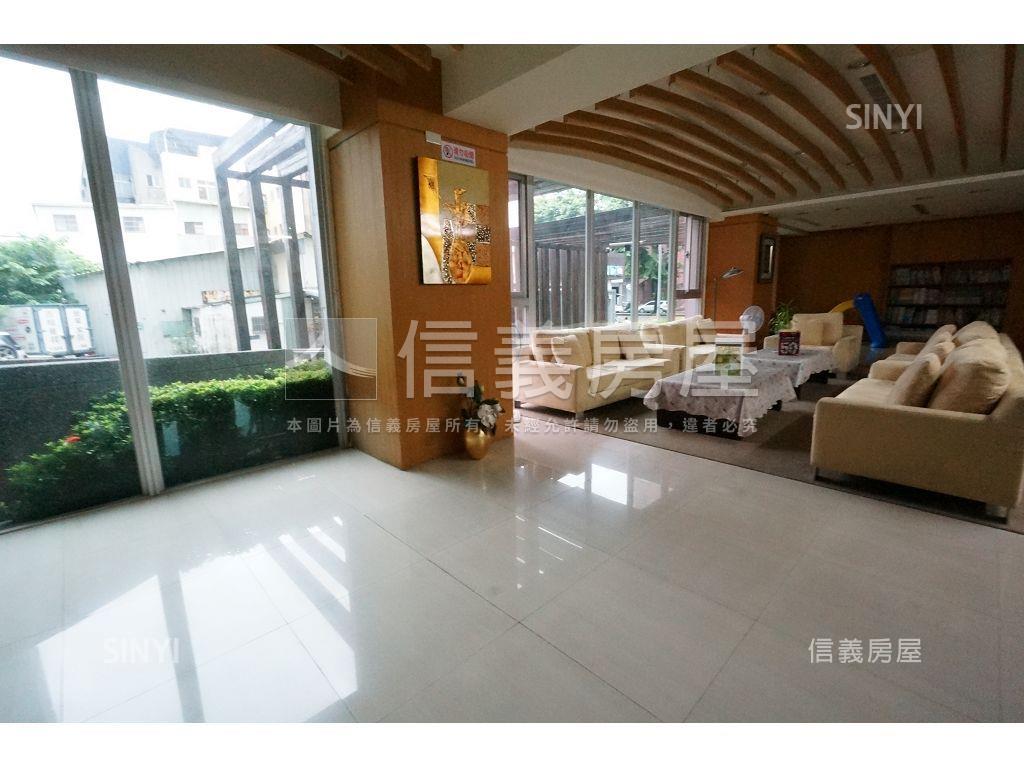 正五權路邊間高質感金店面房屋室內格局與周邊環境