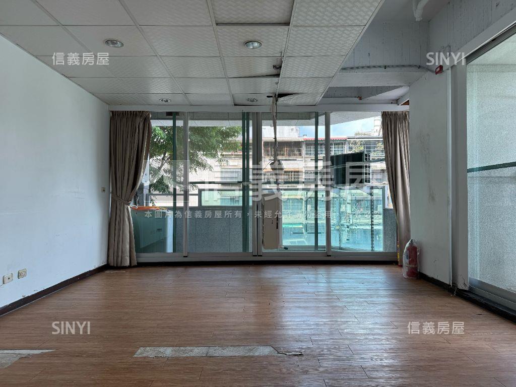正五權路邊間高質感金店面房屋室內格局與周邊環境