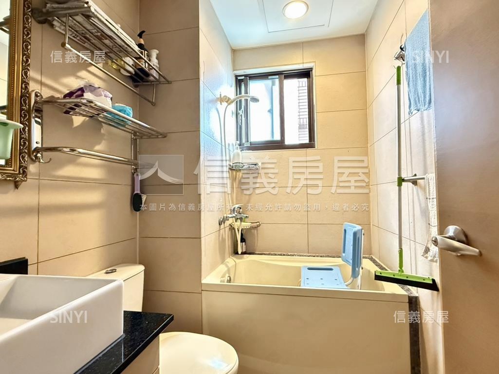 瓏山林喜來登三房房屋室內格局與周邊環境