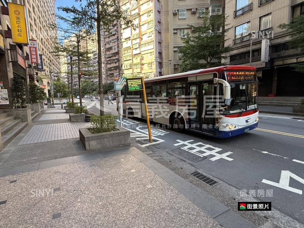 瓏山林喜來登三房房屋室內格局與周邊環境