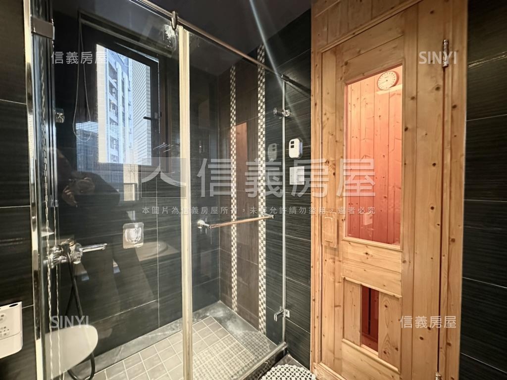 閱世界高樓精緻４房車位房屋室內格局與周邊環境