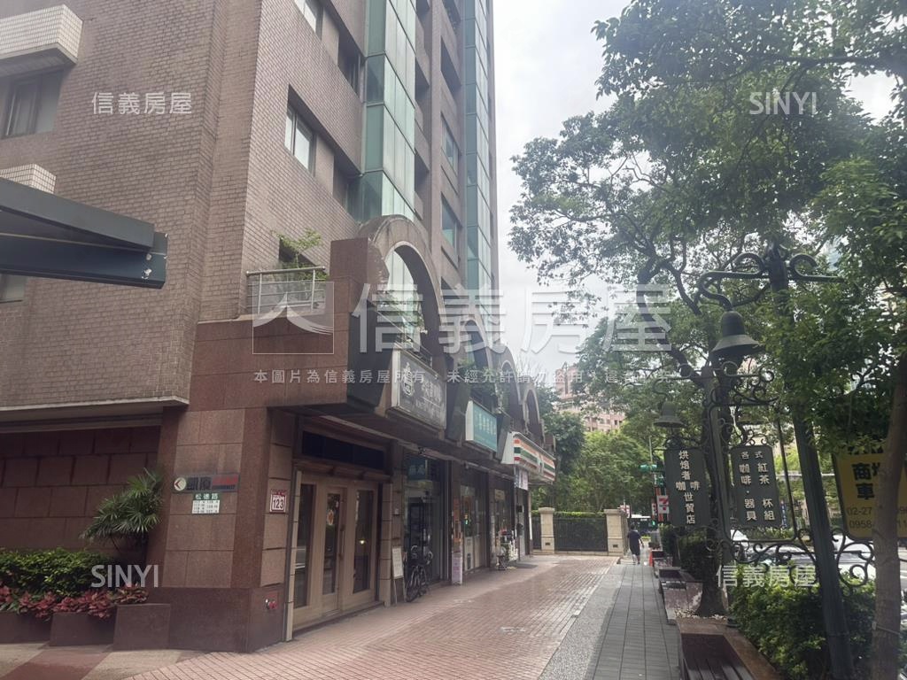 指名凱廈金店面房屋室內格局與周邊環境