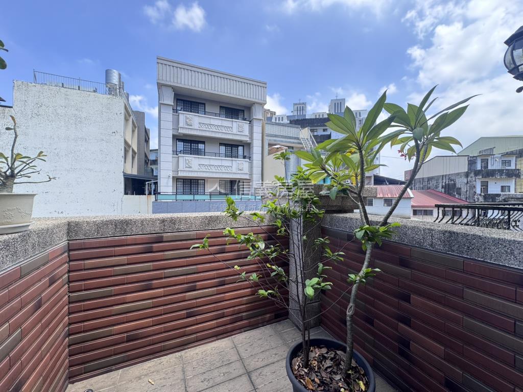 震後美裝潢孝親別墅房屋室內格局與周邊環境
