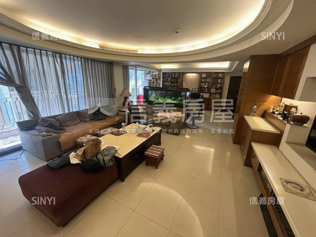 急售！天籟美術四房雙平車房屋室內格局與周邊環境