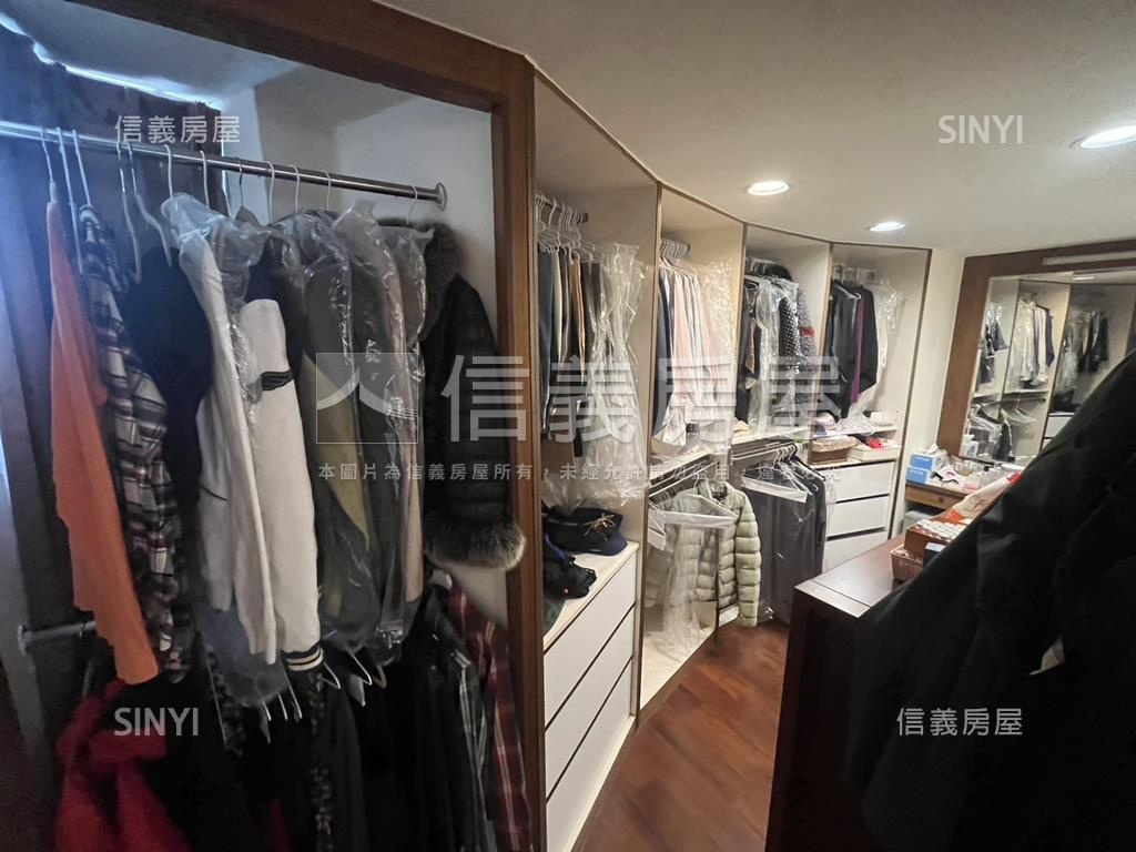 急售！天籟美術四房雙平車房屋室內格局與周邊環境