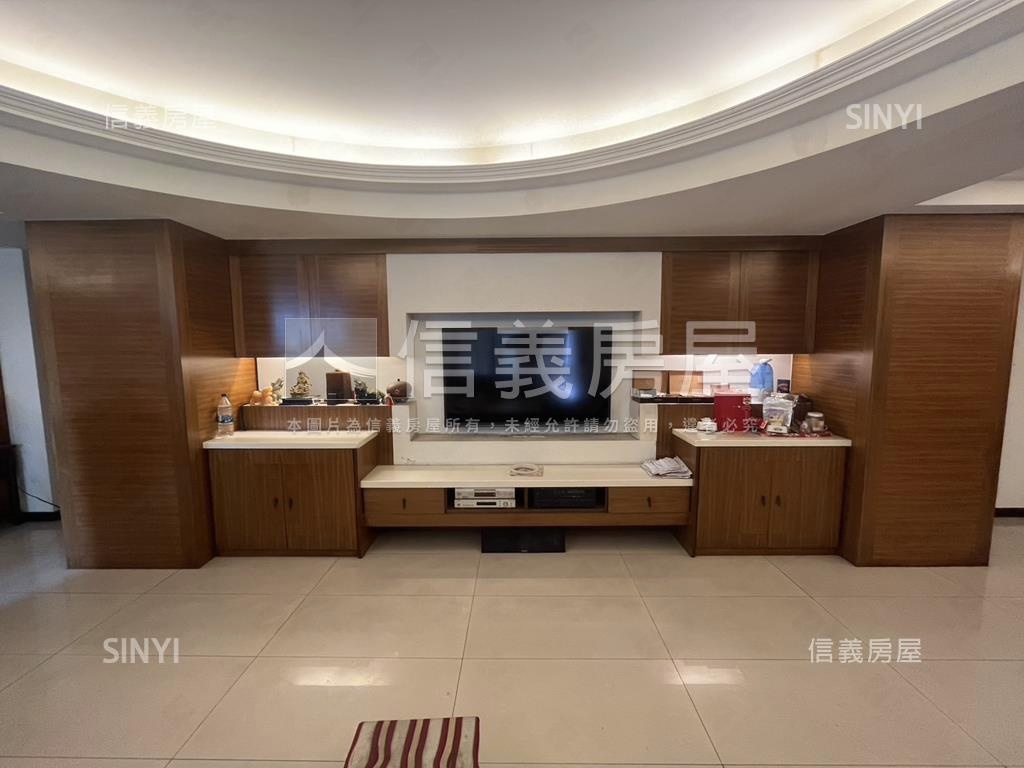 急售！天籟美術四房雙平車房屋室內格局與周邊環境