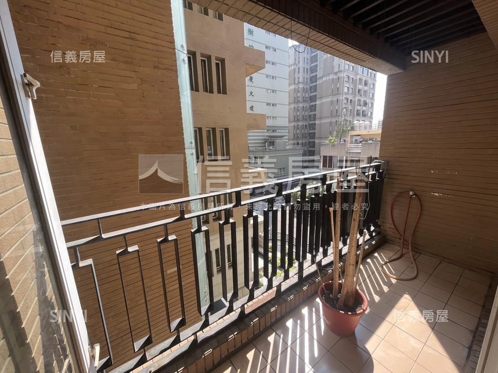 急售！天籟美術四房雙平車房屋室內格局與周邊環境