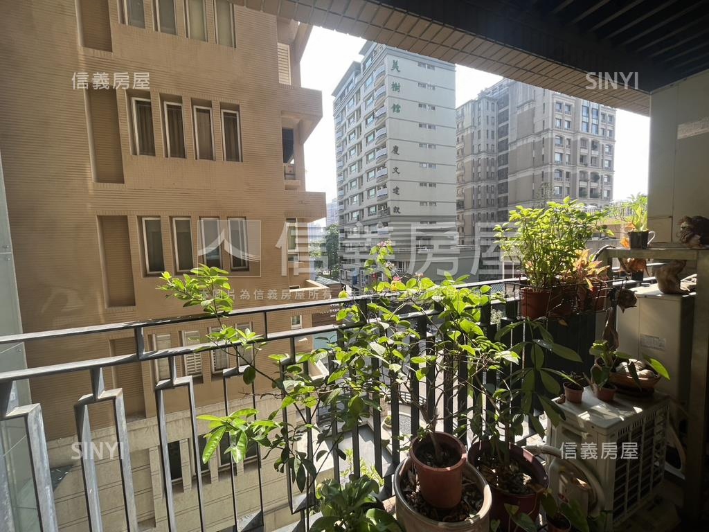 急售！天籟美術四房雙平車房屋室內格局與周邊環境