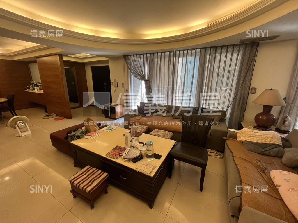 急售！天籟美術四房雙平車房屋室內格局與周邊環境