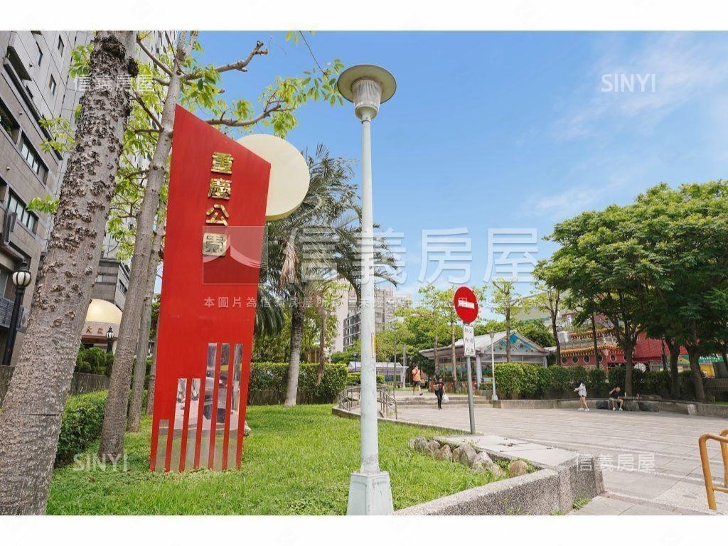 來自頂樓兆璞開禧兩房車位房屋室內格局與周邊環境