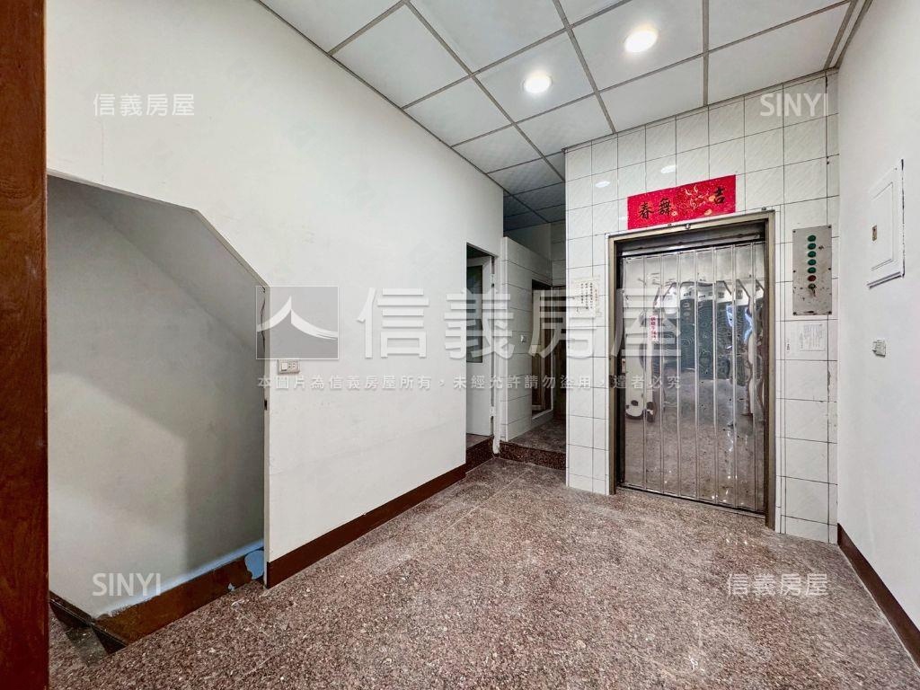 遼寧正街騎樓黃金透店房屋室內格局與周邊環境